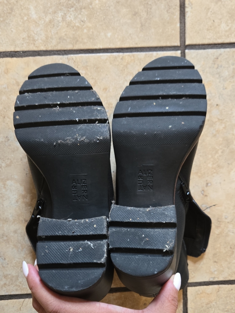 Chelsea Style Ankle Boot - Picture 5 of 7